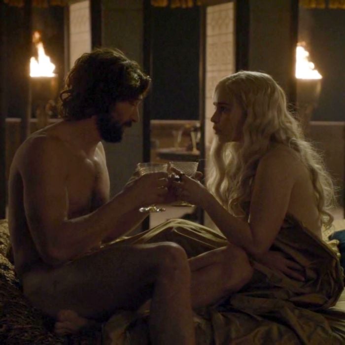 Em &quot;Game of Thrones&quot;, Daenerys (Emila Clarke) e Daario (Michiel Huisman) protagonizam algumas das melhores cenas de sexo da série