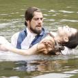 Na novela "Além do Tempo", Lívia (Alinne Moraes) e Felipe (Rafael Cardoso) morrem afogados
