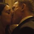 O clipe de "Writing's On The Wall", de Sam Smith, mostra os momentos amorosos de James Bond (Daniel Craig) em "007 Contra Spectre"