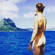Justin Bieber volta a surgir pelado após deletar foto nu no Instagram