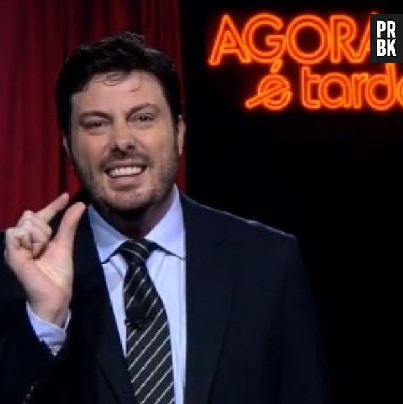 Danilo Gentili apresentava o programa "Agora é tarde" na Band