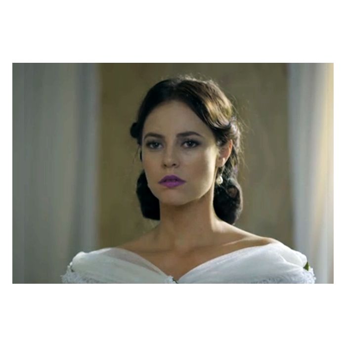 Em &quot;Além do Tempo&quot;: Melissa (Paolla Oliveira) é abandonada no altar por Felipe (Rafael Cardoso)!