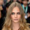 Cara Delevingne revela ser "completamente suicida" durante a adolescência