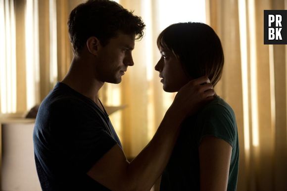 "Cinquenta Tons de Cinza" chegou aos cinemas brasileiros em 12 de fevereiro