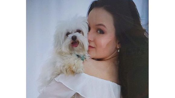 Larissa Manoela desabafa no Instagram e lamenta morte de seu cachorro Juquinha: "Vai em paz"