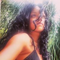 Rihanna no Brasil: Quase 24h desaparecida, cantora mostra novo look no Instagram