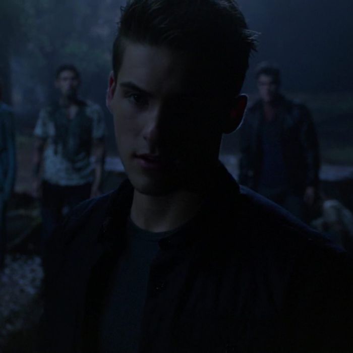 Em &quot;Teen Wolf&quot;, será que Scott (Tyler Posey) vai descobrir que Theo (Cody Christian) é mau caráter?