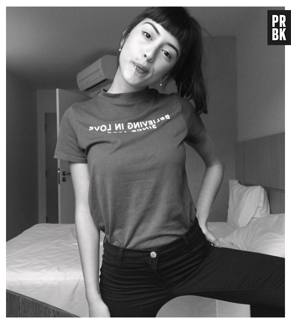 A combinação de camisa mais despojada e jeans também caem super bem. Maju Trindade que o diga!