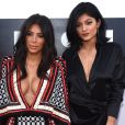 Kylie Jenner afirma que não quer ocupar o lugar de Kim Kardashian na cultura pop