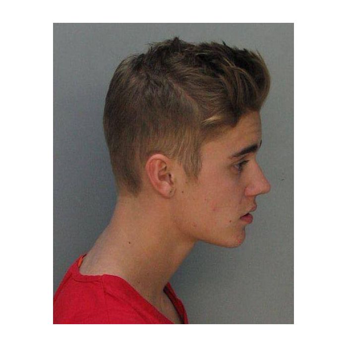 O astro Justin Bieber foi preso por dirigir alcoolizado e por dirigir em alta velocidade