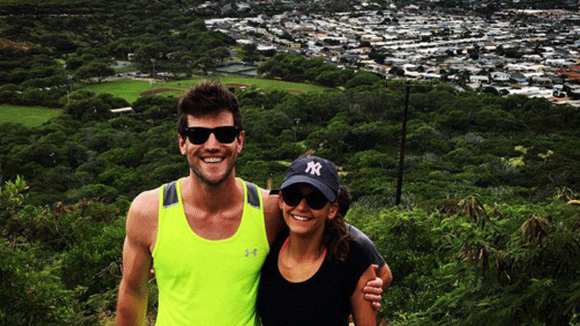 Nina Dobrev, ex-"The Vampire Diaries", está solteira após 7 meses de namoro com Austin Stowell!