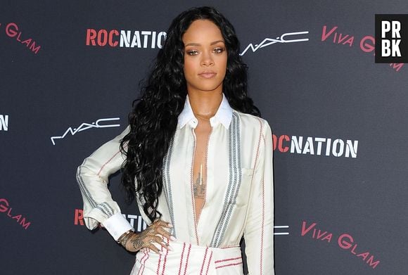 Rihanna se manifestou no Twitter sobre assassinato de fã brasileiro