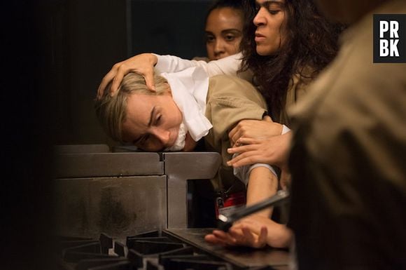 Primeiras fotos da quarta temporada de "Orange is the New Black" mostram Piper (Taylor Schilling) em apuros