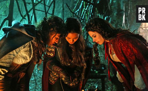 Em "Once Upon A Time": na 5ª temporada, Ruby (Meghan Ory) salva Dorothy com beijo de amor verdadeiro