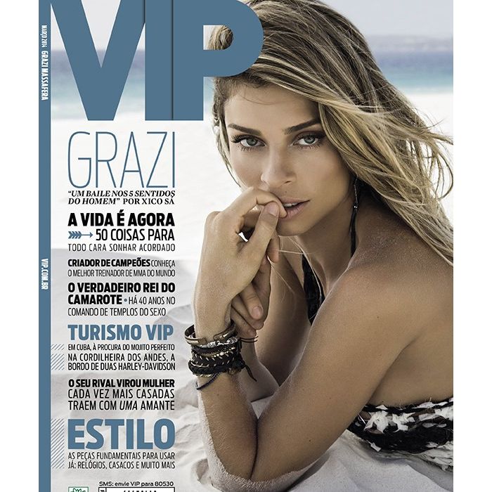 Como uma sereia, Grazi Massafera posa de biquíni em uma praia e estampa a capa de março da revista &quot;VIP&quot;