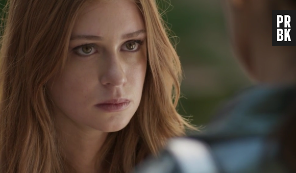 Em "Totalmente Demais", Eliza (Marina Ruy Barbosa) discute com Carolina (Juliana Paes) e resolve se vingar após ter fotos vazadas!