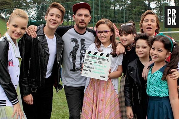 Música "Pra Ver Se Cola" ganha clipe com Larissa Manoela e João Guilherme!