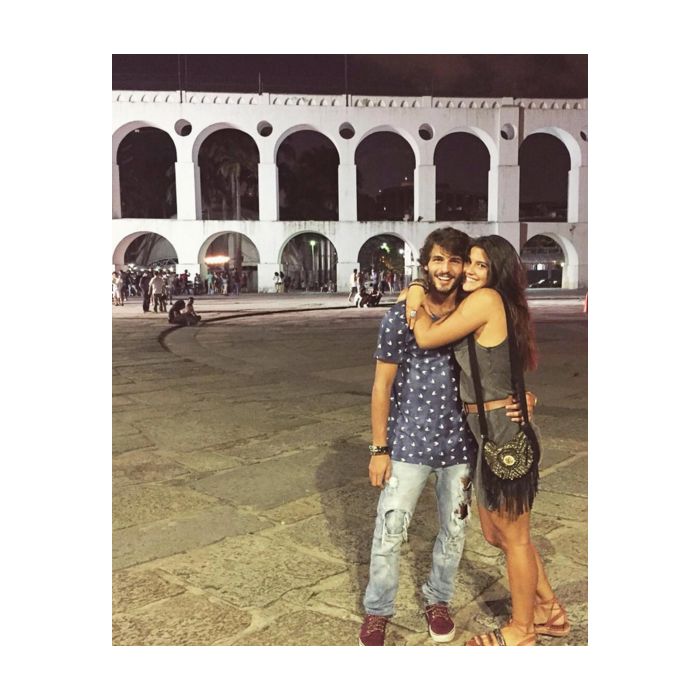 Giulia Costa e Brenno Leone, de &quot;Malhação&quot;, estão superapaixonados! Casal está sempre atualizando o Instagram com novas fotos