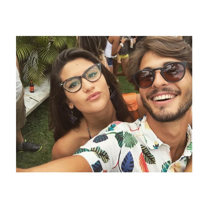 Giulia Costa e Brenno Leone, ambos do elenco de &quot;Malhação&quot;, estão juntos e fotos no Instagram revelam o que todo mundo já sabia: eles formam um casal lindo!