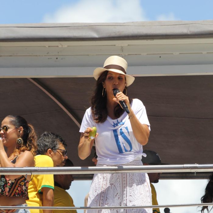 No Carnaval 2014 de Salvador, Bahia, Ivete Sangalo é a estrela do &quot;Arrastão&quot; da Quarta-Feira de Cinzas, dia 5 de março