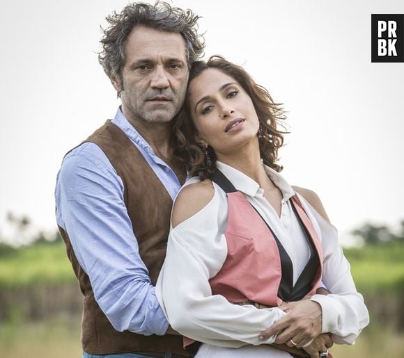 Em "Velho Chico", Tereza (Camila Pitanga) e Santo (Domingos Montagner) decidem fazer pacto de amizade