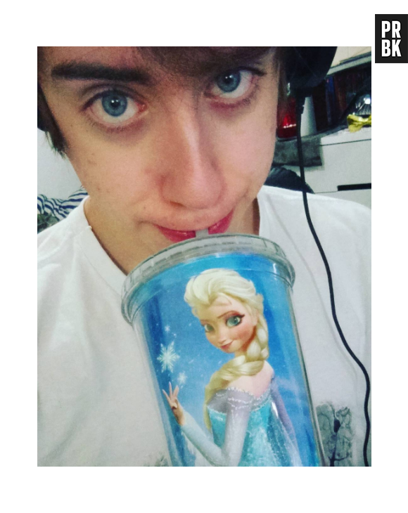 Vai dizer que você não queria esse copo de "Frozen" do Rafael Lange, o Cellbit?