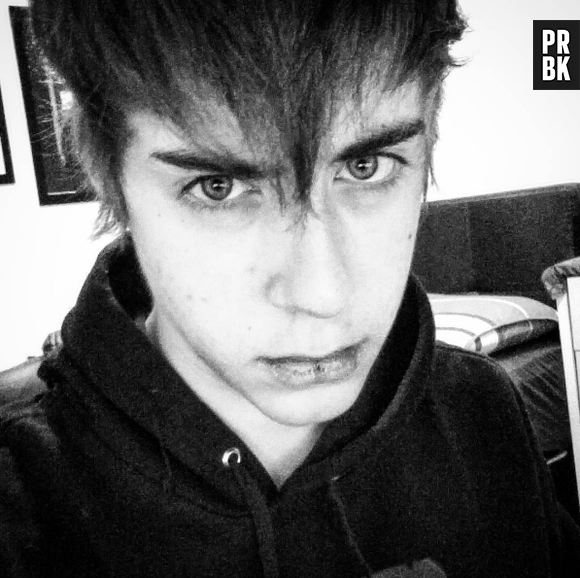 Até uma versão gótica de suas selfies já foi compartilhada por Cellbit no Instagram