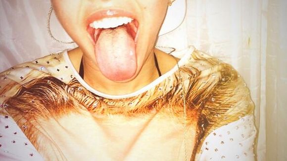 Miley Cyrus e as fotos mais bizarras do Twitter da cantora