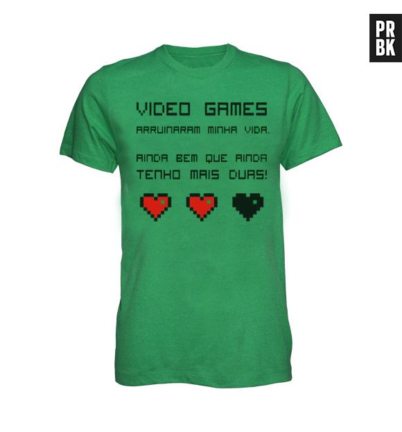 Camisas com dizerem engraçados são as mais procuradas pelo gamers clientes da Cogumelo Corp., de Mari Dertoni