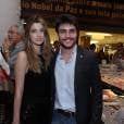  O novo casal Guilherme Leicam e Bruna&nbsp; Altieri prestigiaram o lan&ccedil;amento de um livro no Rio  