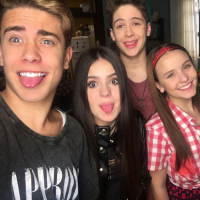 Larissa Manoela e João Guilherme Ávila posam com Luis Mariz e Viih Tube no Instagram