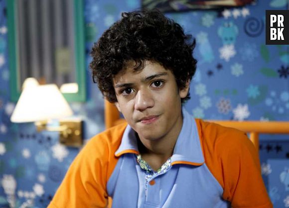 Lembra do Mosca (Gabriel Santana) que fez par romantico com a Mili (Giovanna Grigio) em "Chiquititas"?