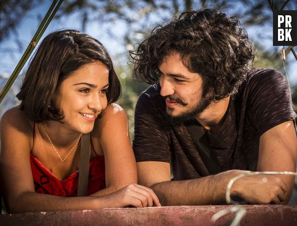 Em "Velho Chico": Olívia (Giullia Buscacio) ainda não quer ter uma noite de amor com Miguel (Gabriel Leone)