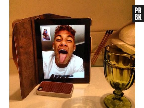 Bruna Marquezine e Neymar Jr. namoraram à distância por alguns meses