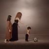 Shakira coloca o filho Milan no clipe de "La La La"