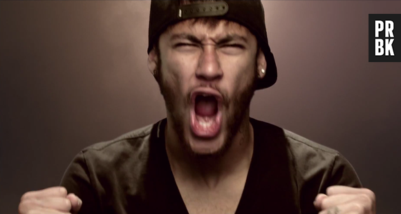 Neymar canta "La La La" com Shakira no clipe