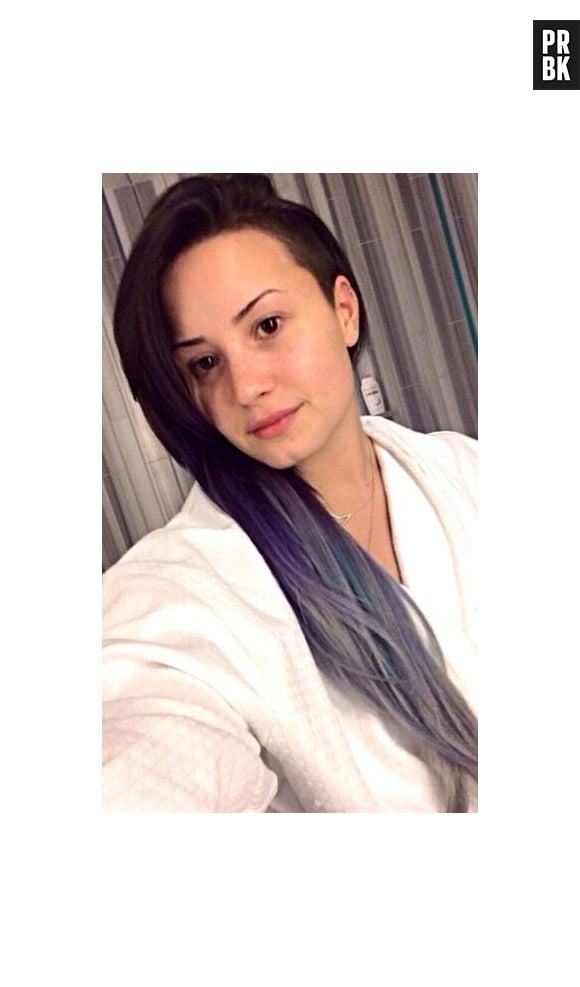 Demi Lovato aparece sem maquiagem às 4h da manhã