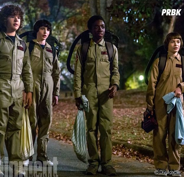 Em "Stranger Things": Dustin (Gaten Matarazzo), Mike (Finn Wolfhard), Lucas (Caleb McLaughlin) e Will (Noah Schnapp) aparecem em nova foto promocional da série!