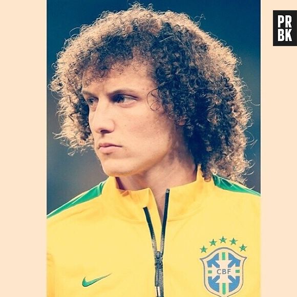 David Luiz não teme a sua cabeleira cheia e encaracolada