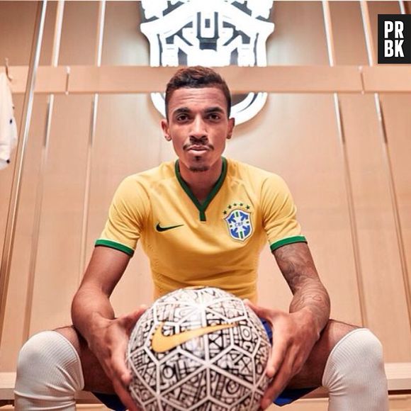 Luiz Gustavo também deixa os fios bem baixínho