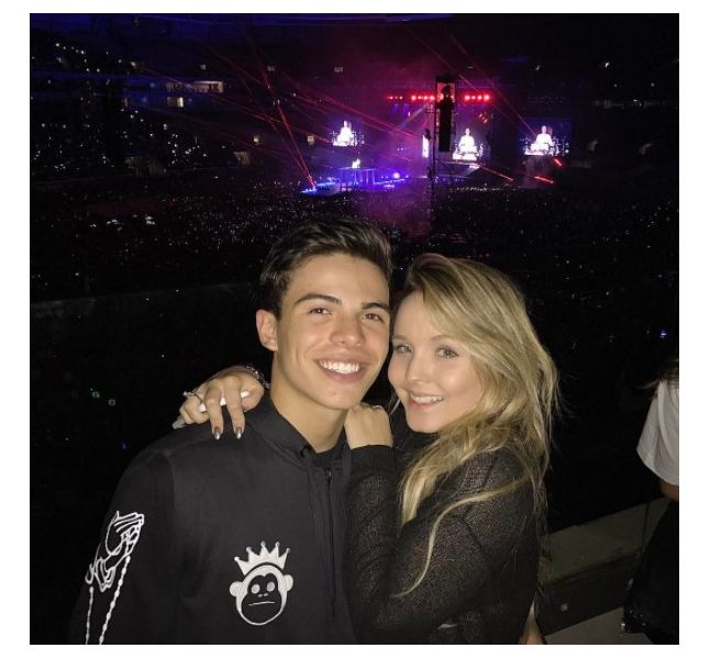 Larissa Manoela E Thomaz Costa Se Beijando Suposta Foto Do Casal Vaza Purebreak