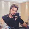 Luan Santana também fica bem de qualquer jeito!