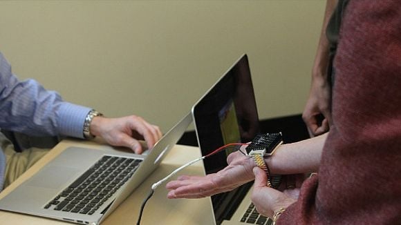 Wristfy: já conhece a pulseira que também é ar-condicionado?