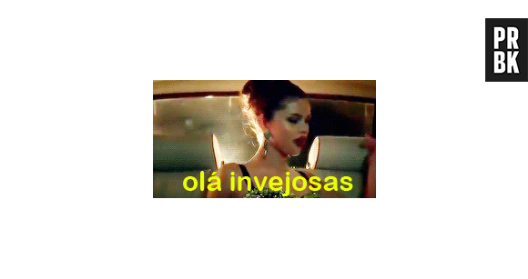 Selena Gomez falando "Olá invejosas"