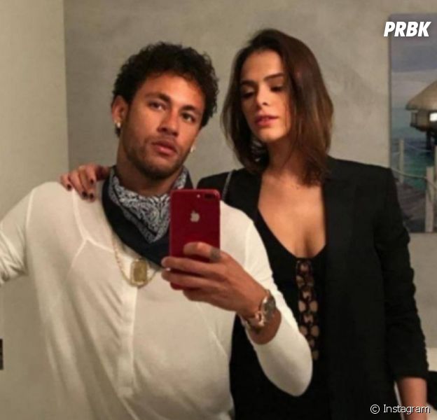 Bruna Marquezine faz post fofo para Neymar