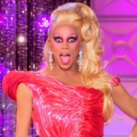 RuPaul promove autoajuda e dicas para drags iniciantes em livro lançado no Brasil!