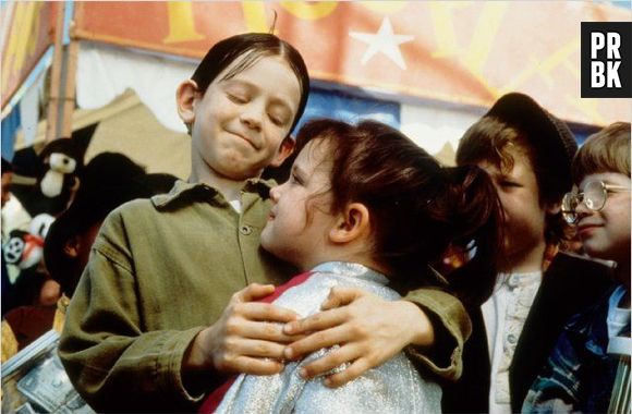 Bug Hall e Brittany Ashton Holmes pequenininhos, interpretando Alfafa e Darla