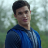 Acusado de gordofobia, ator de "Riverdale" Charles Melton pede desculpas por tweets antigos
