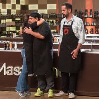 No "MasterChef Brasil", eliminação dupla de padre Evandro e Victor Hugo movimenta as redes sociais