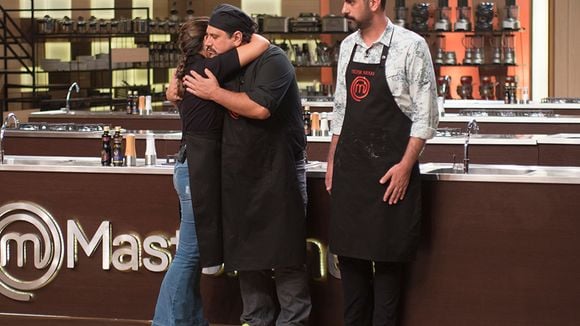 No "MasterChef Brasil", eliminação dupla de padre Evandro e Victor Hugo movimenta as redes sociais